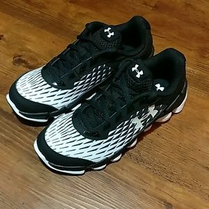 NWT Under Armour BPS Spine Disrupt Boys Sz 3